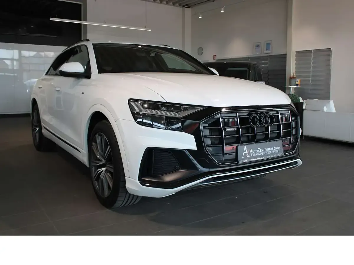 Gebraucht Audi Q8 S-Line 286 PS (210 kW) 2022 Weiß SUV