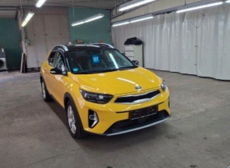 Gelb Gebraucht 2021 Kia Stonic Spirit SUV | 15.490 € (Fairer Preis) - Bild 1/4