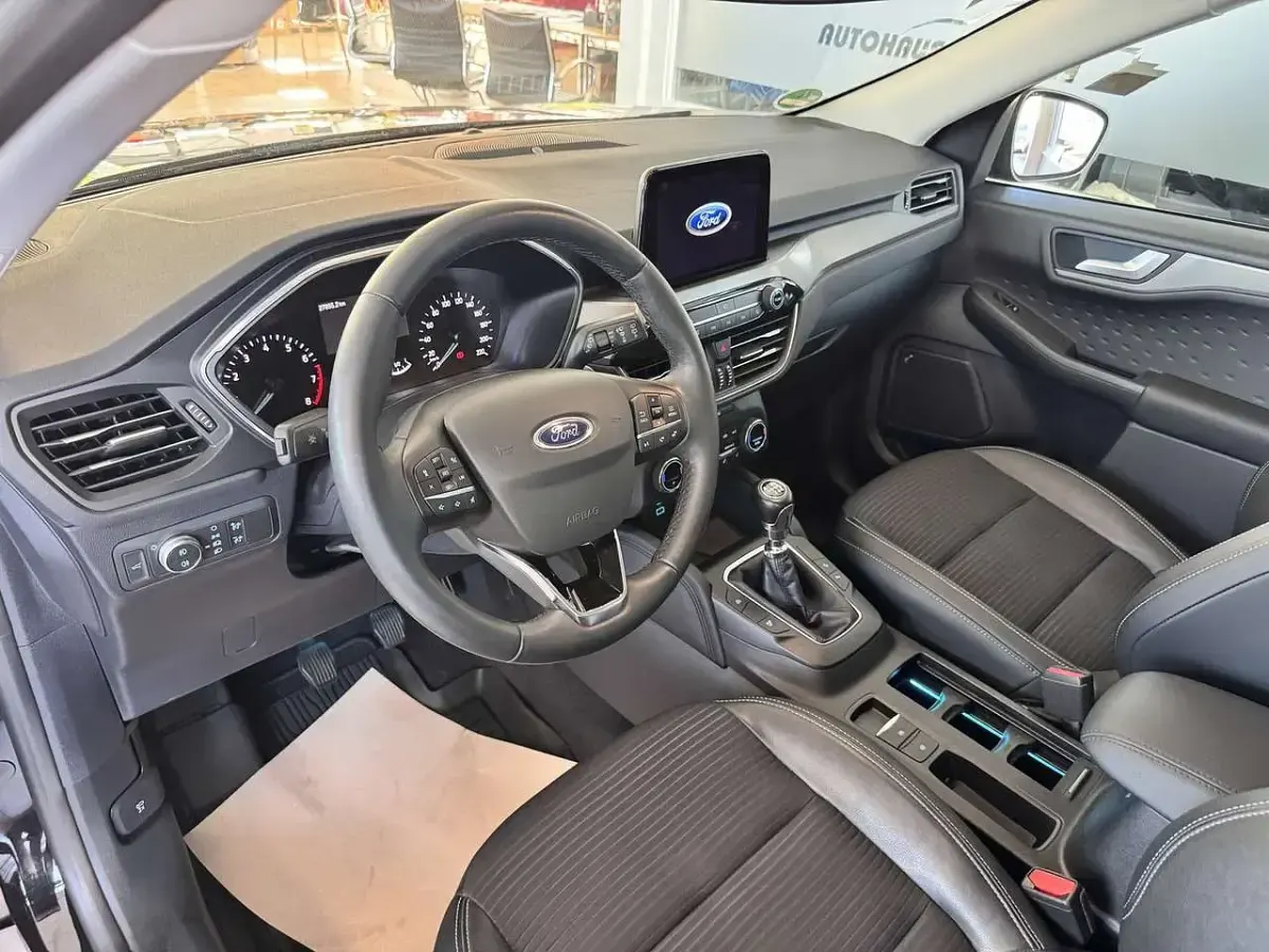 Gebraucht Ford Kuga Ambiente 151 PS (111 kW) 2020 Schwarz SUV