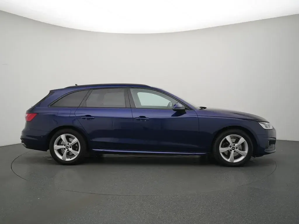 Gebraucht Audi A4 Advanced 163 PS (119 kW) 2023 Navarrablau Kombi