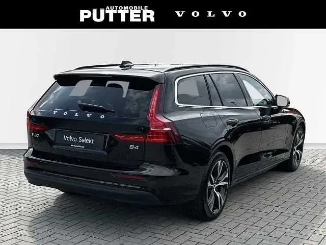 Gebraucht Volvo V60 145 PS (106 kW) 2025 Kombi