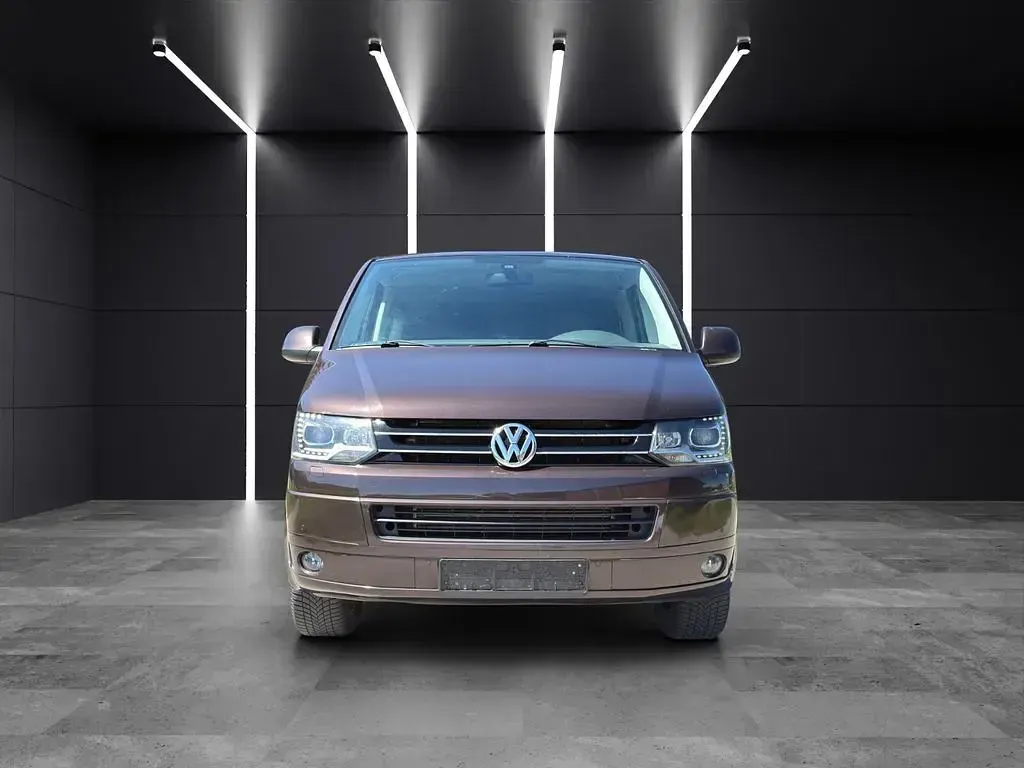 Gebraucht VW Caravelle 179 PS (131 kW) 2012 Braun Van