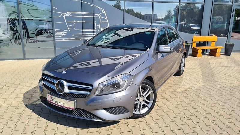 Grau Gebraucht 2013 Mercedes A200 Kombi | 16.300 € (Fairer Preis) - Bild 1/4