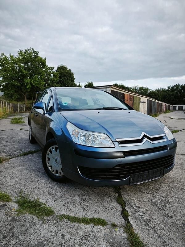 Grau Gebraucht 2005 Citroën C4 Limousine | 1.590 € (Fairer Preis) - Bild 1/4