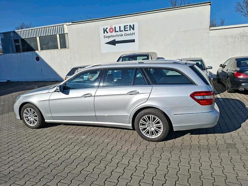 Gebraucht Mercedes 220 170 PS (125 kW) 2011 Silber Kombi