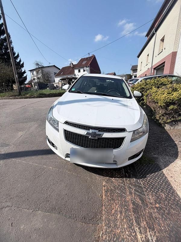 Gebraucht Chevrolet Cruze 163 PS (119 kW) 2011 Weiß Limousine