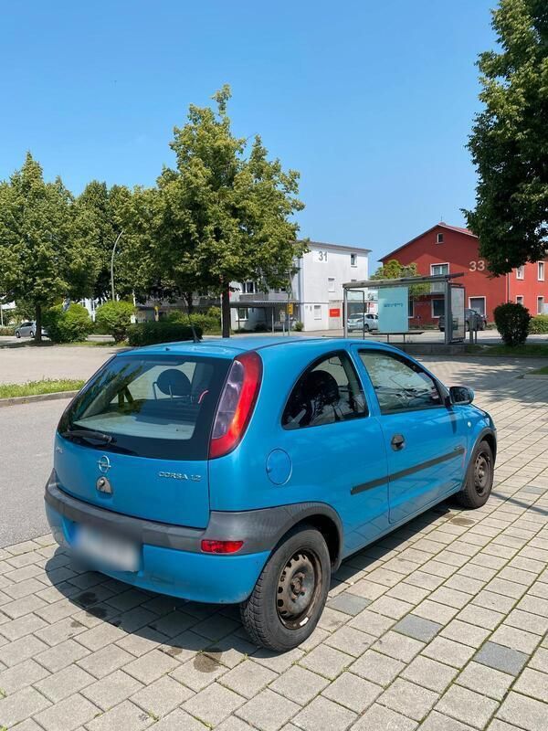 Blau Gebraucht 2001 Opel Corsa Kleinwagen | 1.650 € (Fairer Preis) - Bild 1/4