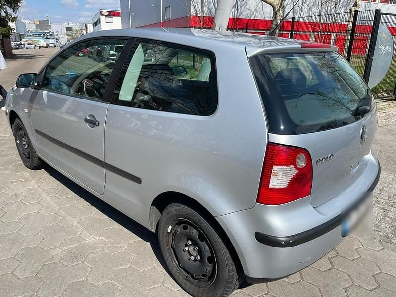Second-hand VW Polo 55 CP (40 kW) 2002 Argintiu Hatchback