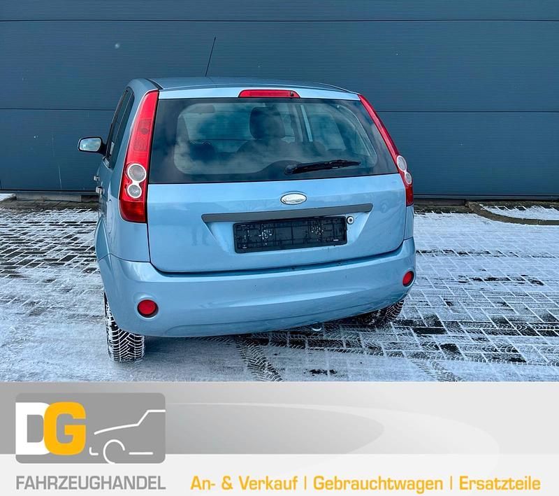 Gebraucht Ford Fiesta 80 PS (58 kW) 2005 Blau Kleinwagen