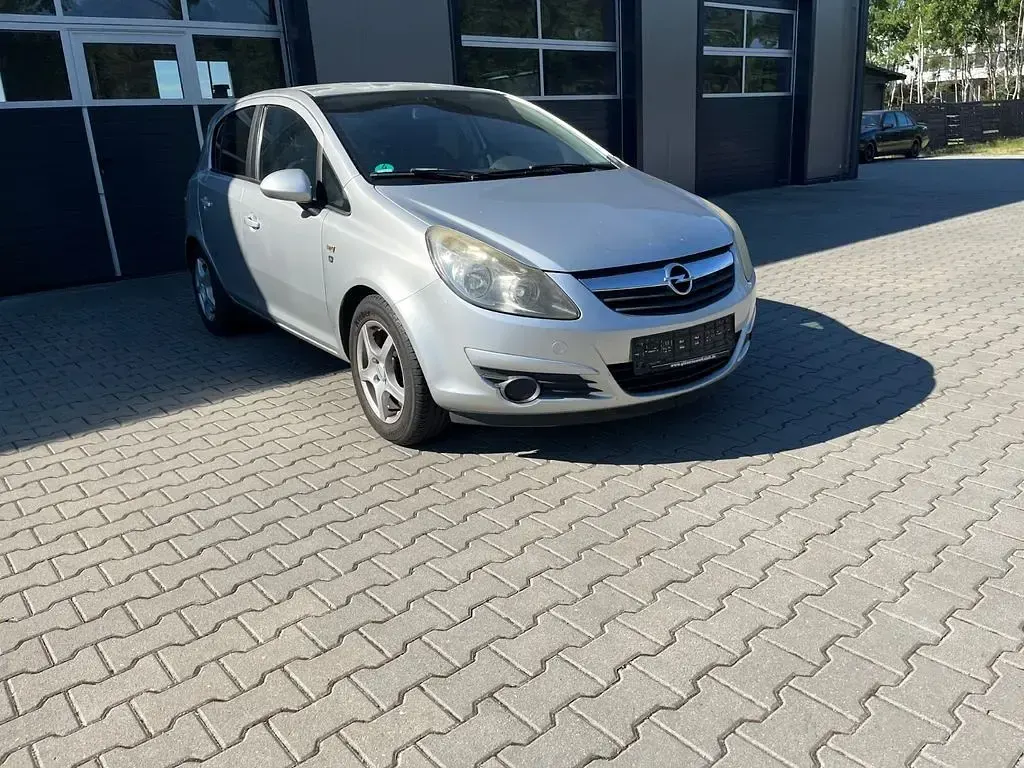 Gebraucht Opel Corsa Edition 87 PS (63 kW) 2010 Silber Kleinwagen