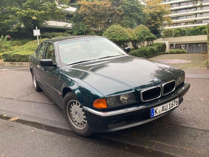 Grün Gebraucht 1997 BMW 740L Limousine | 11.000 € (Etwas zu teuer) - Bild 1/4
