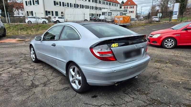 Gebraucht Mercedes C160 122 PS (89 kW) 2006 Silber Coupé
