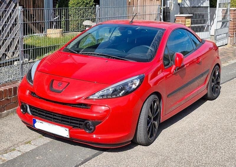 Rot Gebraucht 2008 Peugeot 207 CC Sport Cabrio | 3.950 € (Fairer Preis) - Bild 1/2