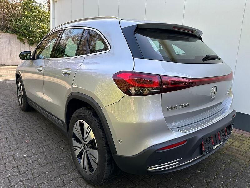 Gebraucht Mercedes EQA300 167 kW (228 PS) 2023 Silber SUV