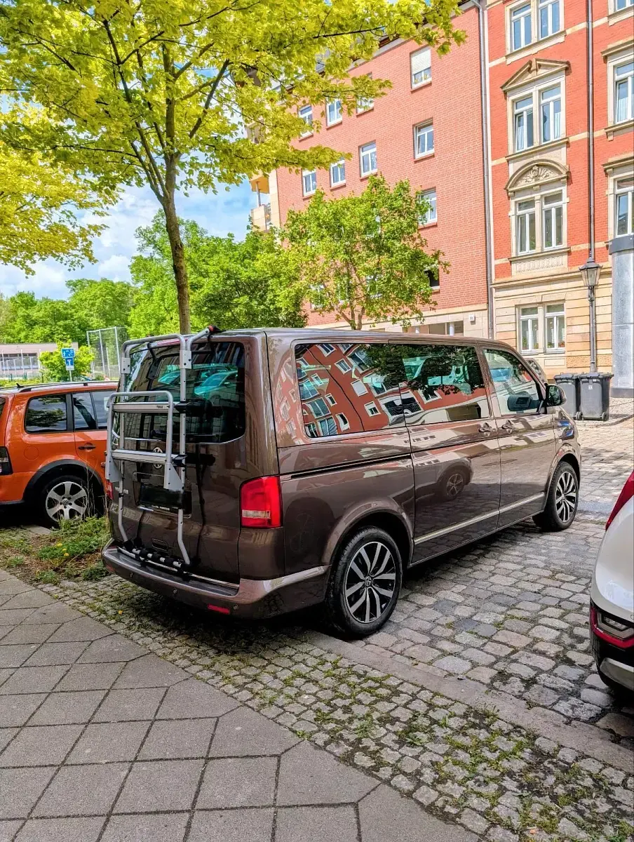 Gebraucht VW Multivan Highline 179 PS (131 kW) 2011 Braun Van / Kleinbus