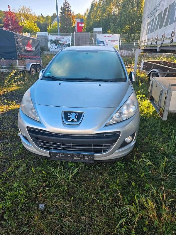 Silber Gebraucht 2012 Peugeot 207 Kleinwagen | 1.200 € (Guter Preis) - Bild 1/4