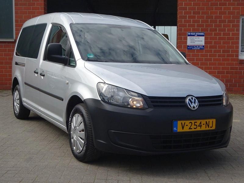 Gebraucht VW Caddy Maxi 102 PS (75 kW) 2013 Silber Van / Kleinbus