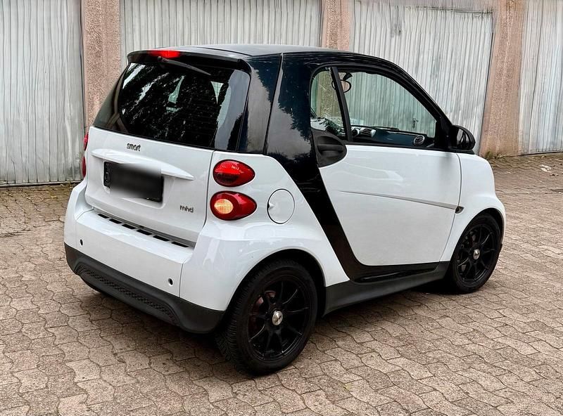 Weiß Gebraucht 2013 Smart ForTwo Coupé Kleinwagen | 4.500 € - Bild 1/4