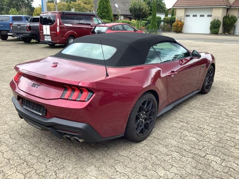 Neu Ford Mustang GT 446 PS (328 kW) 2025 Violett Cabrio