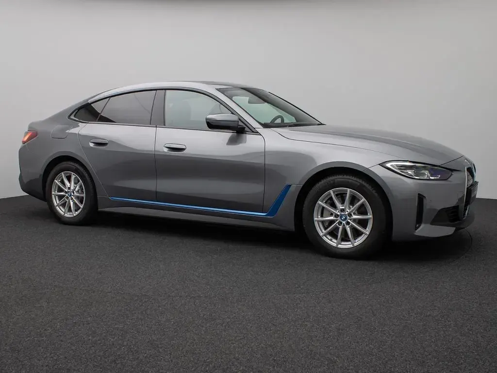 Używany BMW i4 Efficient Dynamics 210 kW (286 KM) 2023 Szary Sedan/Limuzyna