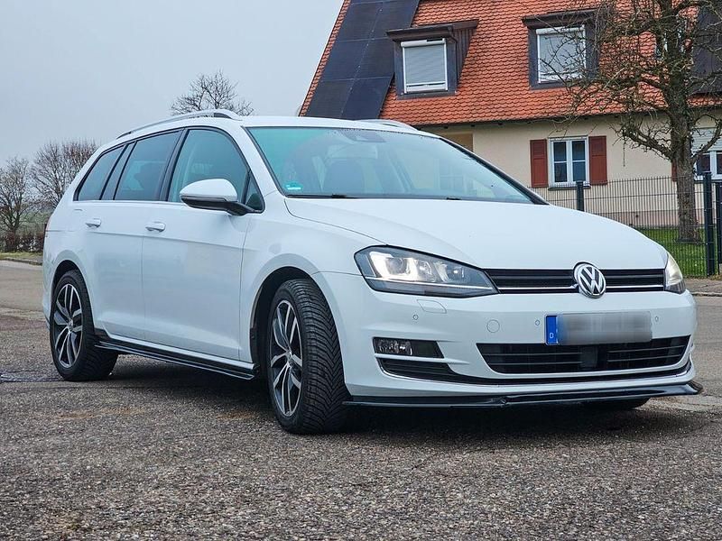 Weiß Gebraucht 2015 VW Golf VII Highline Kombi | 12.900 € (Etwas zu teuer) - Bild 1/4