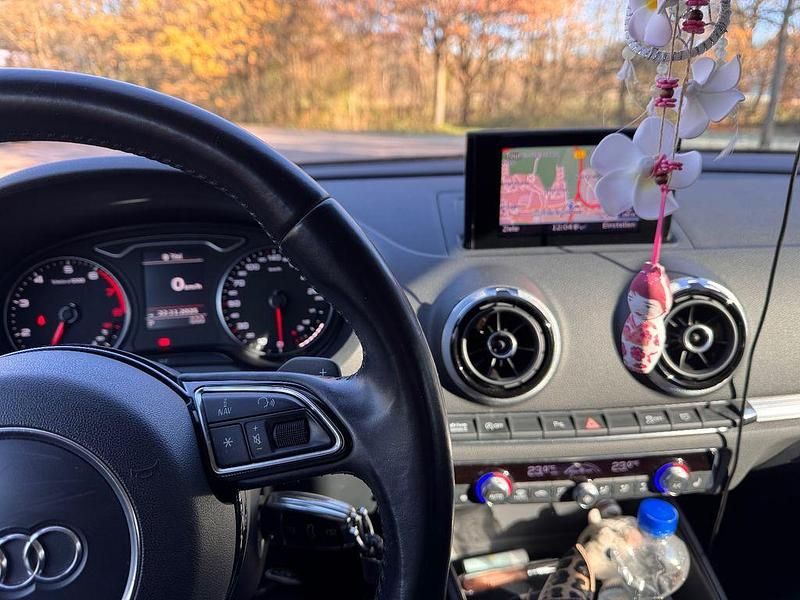 Weiß Gebraucht 2012 Audi A3 Ambiente Limousine | 9.390 € (Fairer Preis) - Bild 1/4