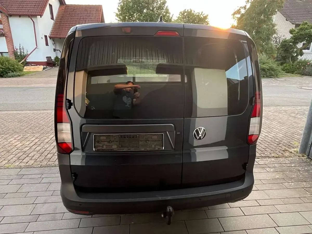 Gebraucht VW Caddy Maxi 102 PS (75 kW) 2022 Starlight blue metallic Van / Kleinbus