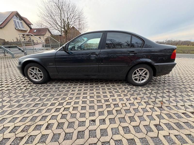 Gebraucht BMW 02 105 PS (77 kW) 2000 Schwarz Limousine