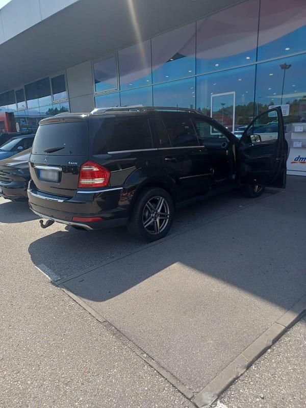 Gebraucht Mercedes GL450 225 PS (165 kW) 2010 Schwarz SUV