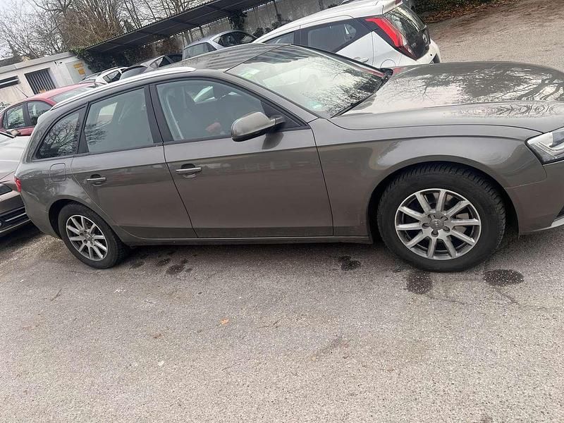 Gebraucht Audi A4 Ambiente 143 PS (105 kW) 2012 Kombi