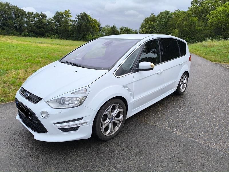 Weiß Gebraucht 2013 Ford S-MAX Titanium S Van / Kleinbus | 6.799 € (Guter Preis) - Bild 1/4