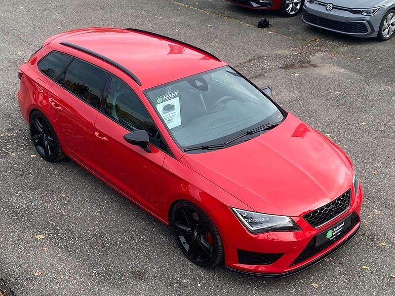 Emocionrot Gebraucht 2015 Seat Leon ST Kombi | 17.400 € - Bild 1/4