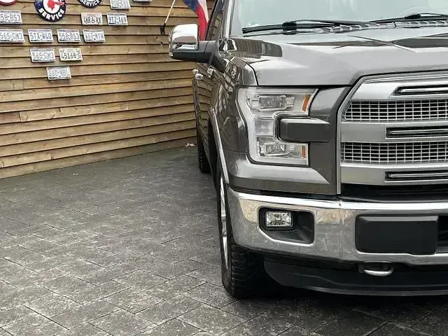 Gebraucht Ford F-150 Platinum 370 PS (272 kW) 2017 Grau Pickup