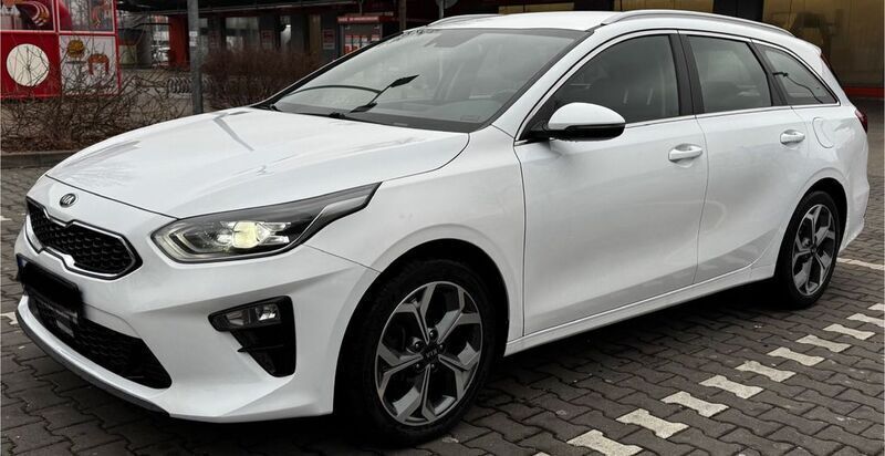 Weiß Gebraucht 2021 Kia Ceed Sportswagon Kombi | 11.000 € - Bild 1/4