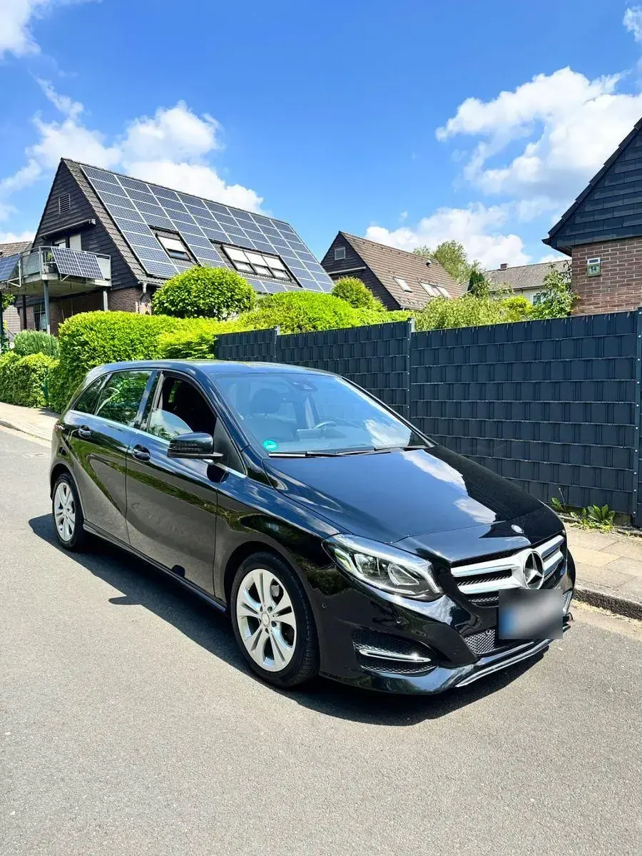 Gebraucht Mercedes B200 Urban 156 PS (114 kW) 2017 Schwarz Van / Kleinbus