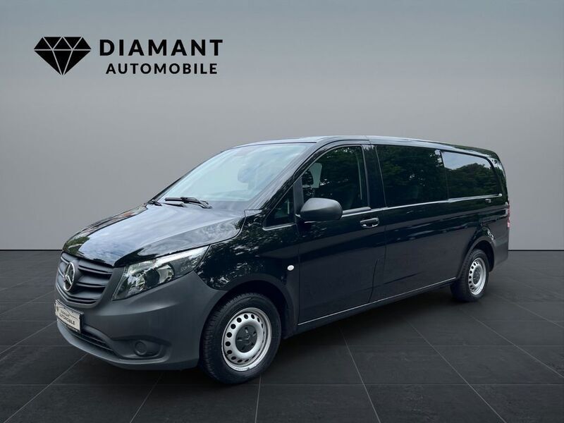 Schwarz Gebraucht 2021 Mercedes Vito Van / Kleinbus | 28.990 € (Teuer) - Bild 1/4