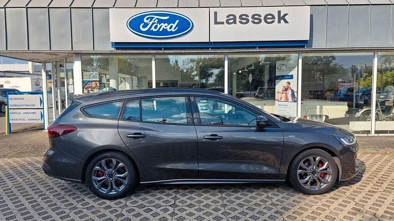 Gebraucht Ford Focus ST-Line 155 PS (114 kW) 2025 Grau Limousine