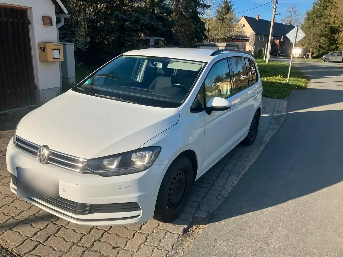 Gebraucht VW Touran 116 PS (85 kW) 2016 Weiß Van / Kleinbus