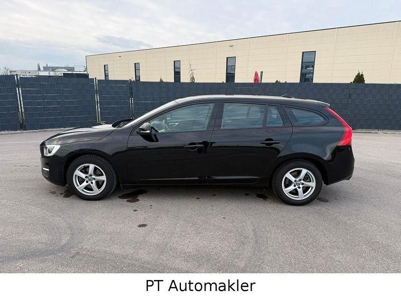 Gebraucht Volvo V60 Kinetic 150 PS (110 kW) 2015 Schwarz Kombi