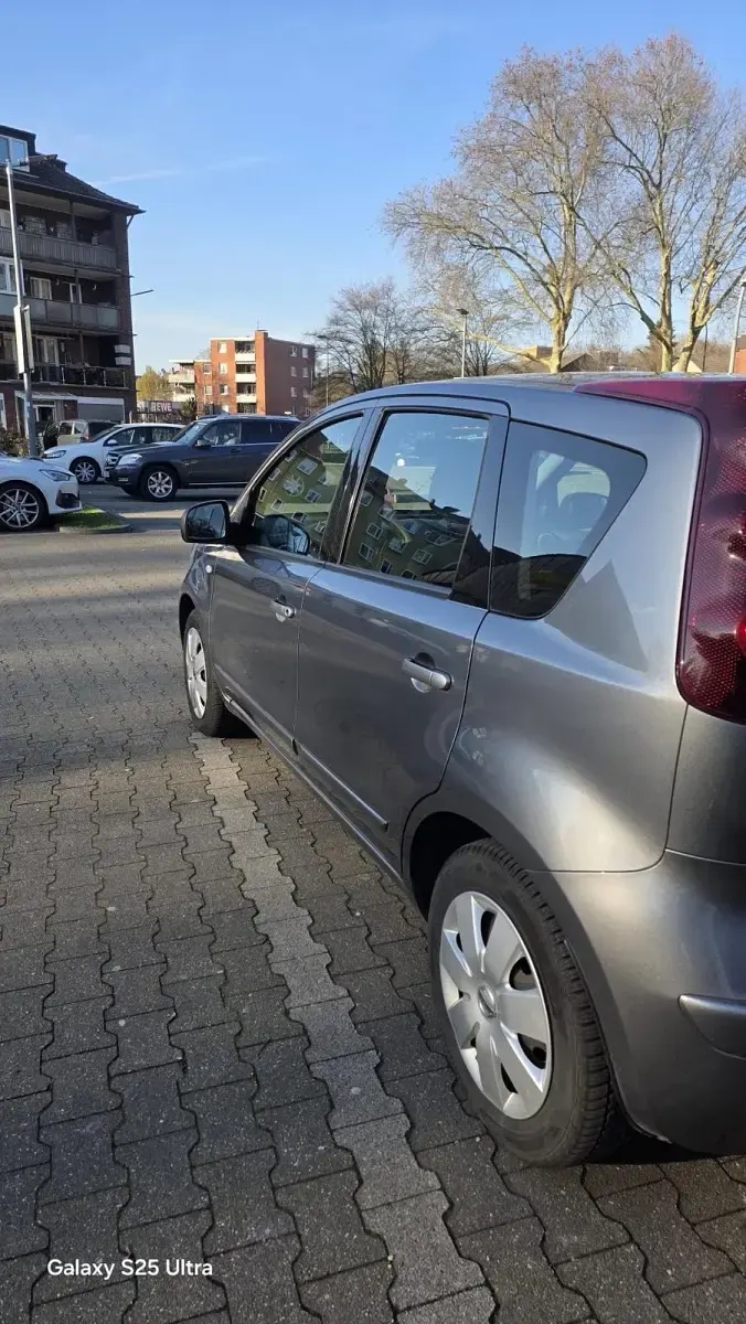 Usata Nissan Note 110 CV (80 kW) 2011 Argento Utilitaria