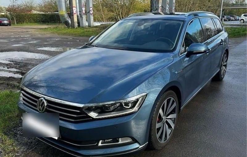 Gebraucht VW Passat Highline 239 PS (175 kW) 2014 Blau Kombi