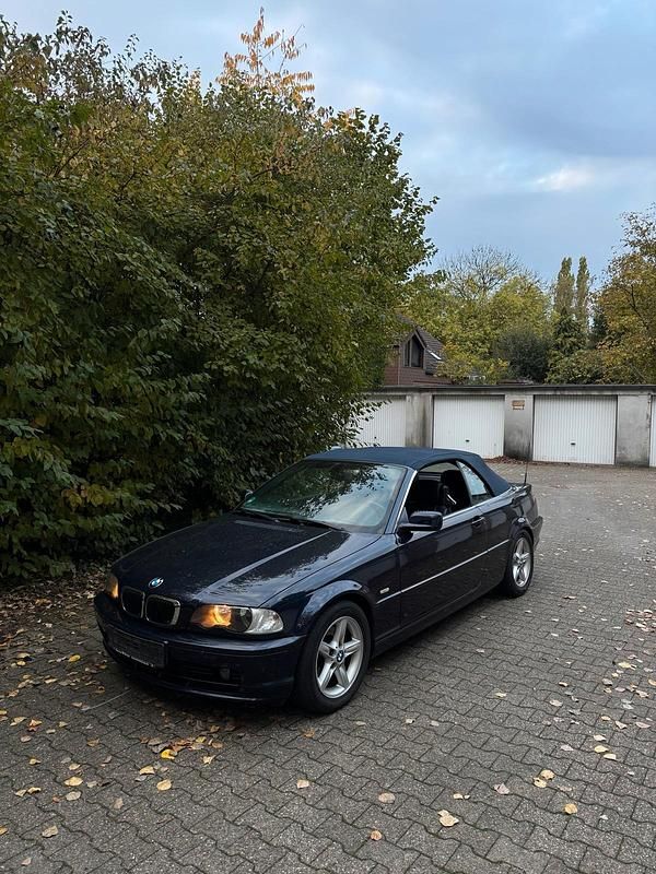 Blau Gebraucht 2001 BMW 320 Cabriolet Sport Line Cabrio | 3.400 € (Superpreis) - Bild 1/4