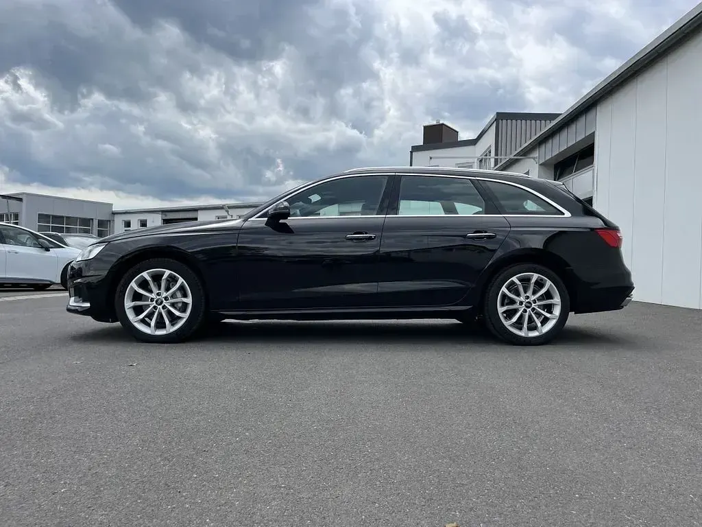 Gebraucht Audi A4 Advanced Plus 204 PS (150 kW) 2022 Mythosschwarz Kombi