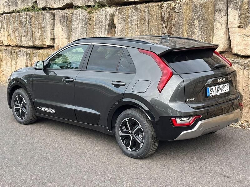 Gebraucht Kia Niro Vision 129 PS (94 kW) 2025 Interstellar grau met. SUV