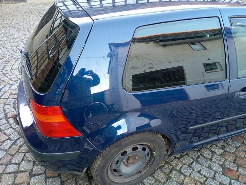 Gebraucht VW Golf IV 105 PS (77 kW) 2001 Blau Limousine