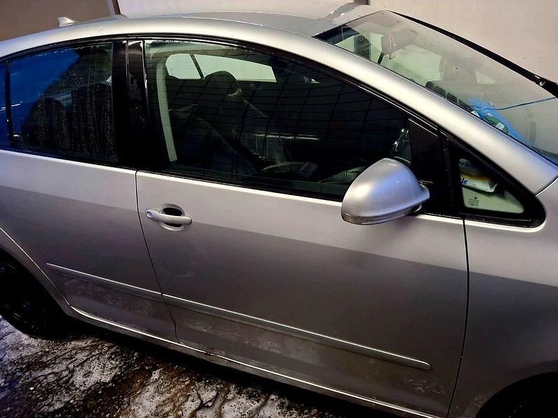 Gebraucht VW Golf Plus Cross 80 PS (58 kW) 2007 Grau Van / Kleinbus