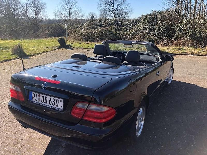 Gebraucht Mercedes CLK320 Avantgarde 218 PS (160 kW) 2000 Schwarz Cabrio