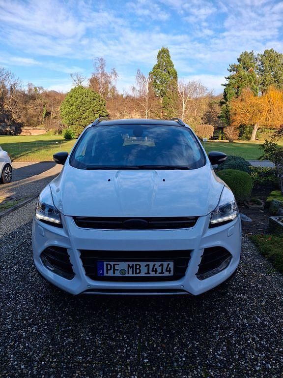 Gebraucht Ford Kuga Titanium 150 PS (110 kW) 2013 Weiß SUV