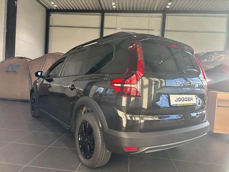 Neu Dacia Jogger Extreme 74 PS (54 kW) 2025 Schwarz Van / Kleinbus