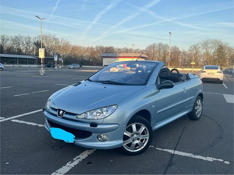Silber Gebraucht 2005 Peugeot 206 CC Cabrio | 1.800 € (Fairer Preis) - Bild 1/4